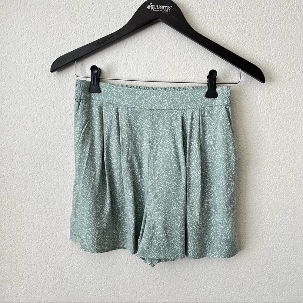 H&M mint sage green casual rayon shorts white dots speckled print pockets